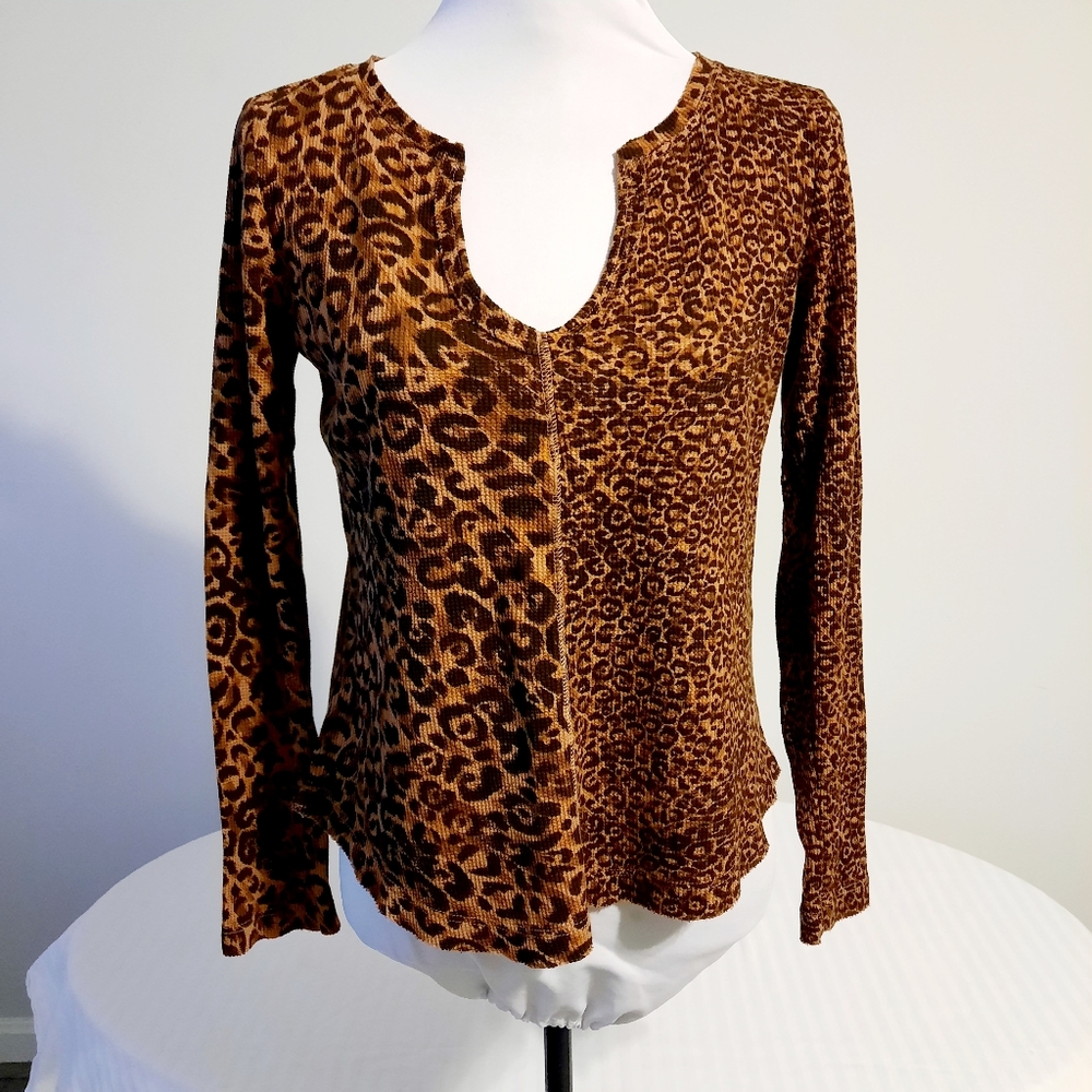 2/$25 - Pilcro Animal print top - Picture 2 of 13